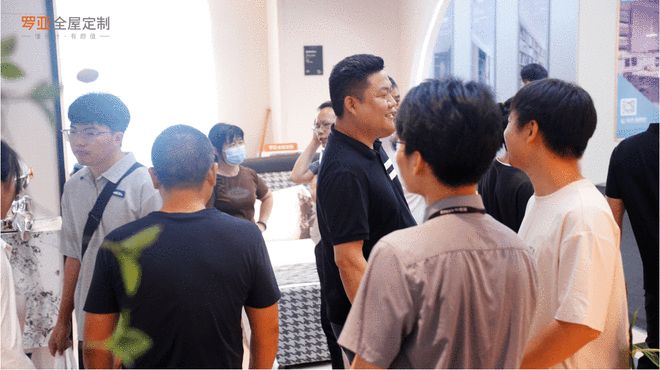 江南体育官网“建”证实力广州建博会罗亚全屋定制赢在起点轻投高产抢占商机(图6)